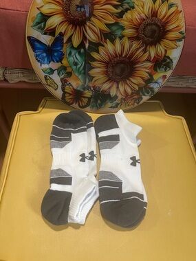 Under Armour White and Gray Low-Cut Athletic Socks